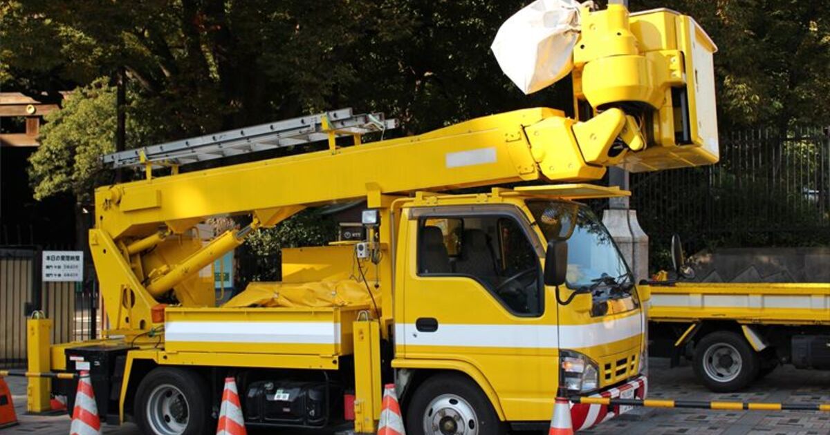 高所作業車の運転に必要な資格とは？ コラム 清須で設備工事の求人をお探しなら【杉本電気有限会社】